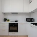 Elegant With Parking Space Near Expo Xxi In By Renters *