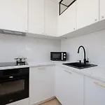 Elegant With Parking Space Near Expo Xxi In By Renters *