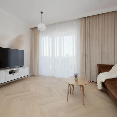 アパート Elegant With Parking Space Near Expo Xxi In By Renters ワルシャワ