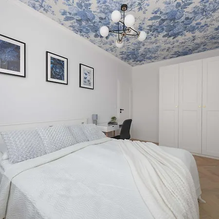 アパート Elegant With Parking Space Near Expo Xxi In By Renters *