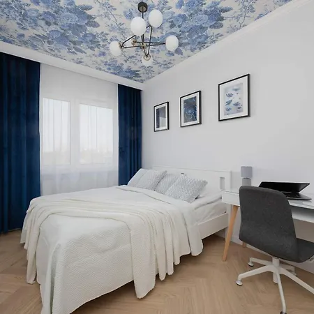 Apartmán Elegant With Parking Space Near Expo Xxi In By Renters