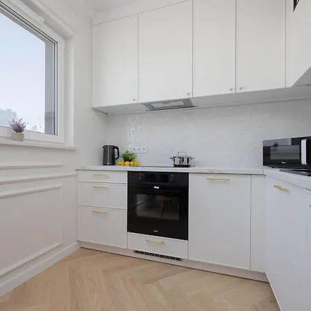 Apartmán Elegant With Parking Space Near Expo Xxi In By Renters
